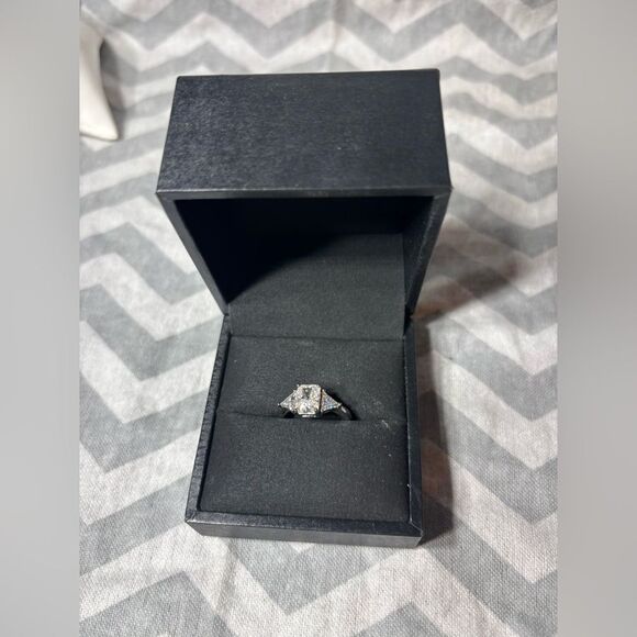 New! FRANCES CLAIRE OAKLYNN MOISSANITE RING 2.55 CARAT DEF-COLOR GEMSTONE Size 7 - Picture 1 of 10